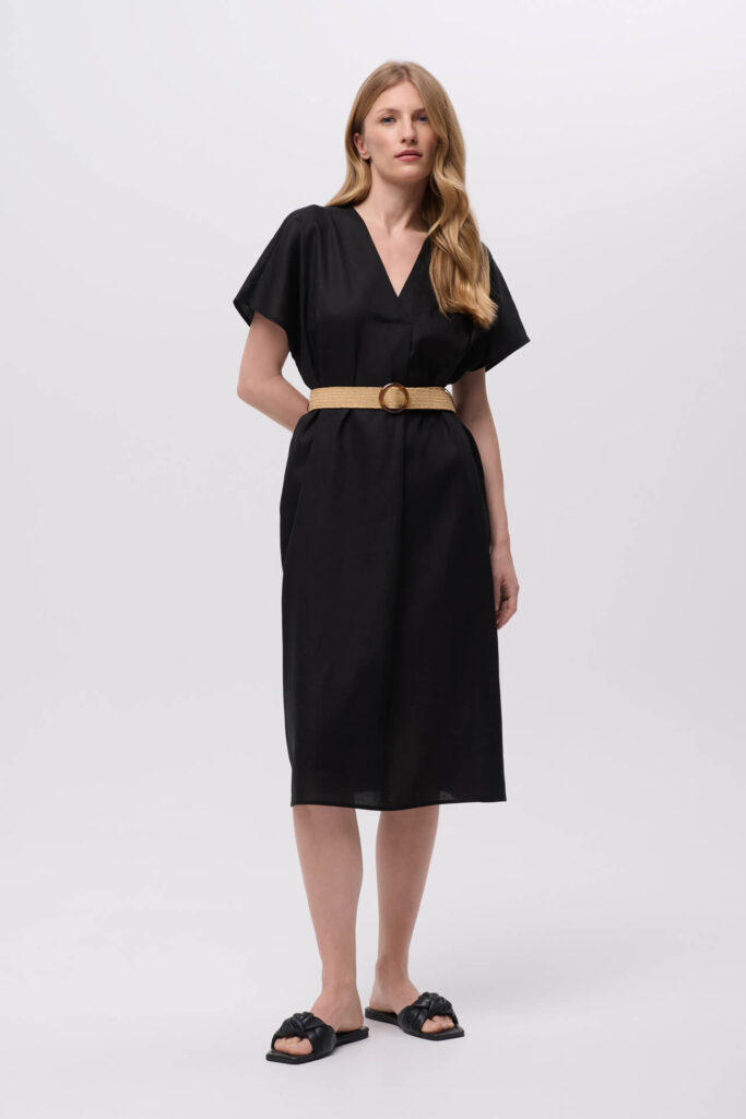 Minimalistyczna moda na lato. Zalety szafy kapsułowej 1